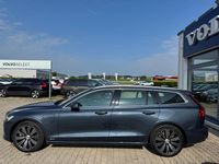 Gebraucht Volvo V60 Inscription 341 PS (250 kW) 2021 Blau Kombi