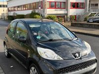 Gebraucht Peugeot 107 68 PS (50 kW) 2011 Schwarz Kleinwagen
