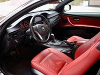 Gebraucht BMW 325 204 PS (150 kW) 2010 Schwarz Coupé