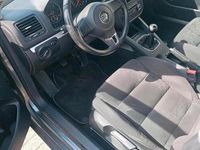 Usado VW Jetta 140 HP (102 kW) 2009 Cinzento Sedan