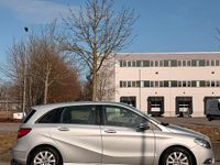 Gebraucht Mercedes B180 122 PS (89 kW) 2014 Silber Van / Kleinbus