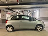 Gebraucht Toyota Yaris 69 PS (50 kW) 2007 Silber Kleinwagen
