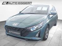 Gebraucht Hyundai i20 Select 79 PS (58 kW) 2025 Mangrove green / mic Limousine