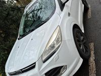 Gebraucht Ford Kuga Individual 150 PS (110 kW) 2014 Weiß SUV