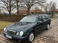 Gebraucht Mercedes E200 163 PS (119 kW) 2001 Schwarz Limousine