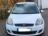 Gebraucht Ford Fiesta 69 PS (50 kW) 2008 Weiß Kleinwagen