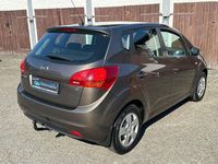 Gebraucht Kia Venga Attract 90 PS (66 kW) 2014 (d5u) sand track Kleinwagen