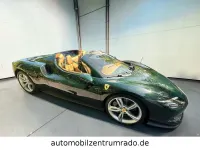Neu Ferrari 296 829 PS (609 kW) 2025 Grün Cabrio