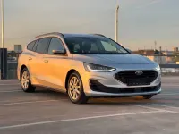 Używany Ford Focus 120 KM (88 kW) 2022 Srebrny Sedan/Limuzyna
