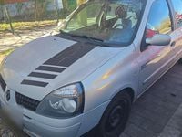 Gebraucht Renault Clio II 55 PS (40 kW) 2003 Silber Kleinwagen