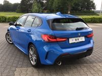 Gebraucht BMW 118 M Sport 150 PS (110 kW) 2021 Blau misano blau metallic Kleinwagen
