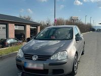 Gebraucht VW Golf V 101 PS (74 kW) 2005 Grau Kleinwagen