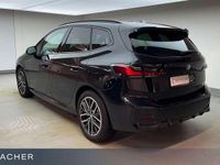 Gebraucht BMW 220 Active Tourer M Sport 204 PS (150 kW) 2022 Saphirschwarz metallic Van / Kleinbus