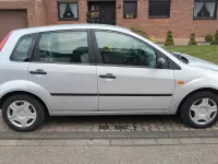 Gebraucht Ford Fiesta 60 PS (44 kW) 2003 Silber Kleinwagen