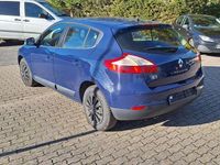 Usata Renault Mégane Expression 101 CV (74 kW) 2011 Blu Berlina