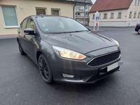 Gebraucht Ford Focus Trend 120 PS (88 kW) 2015 Grau Limousine