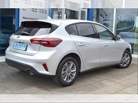 Neu Ford Focus Titanium 125 PS (91 kW) 2025 Silber (moondust silver metallic) Limousine