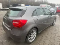 Gebraucht Mercedes A180 122 PS (89 kW) 2015 Grau Kleinwagen