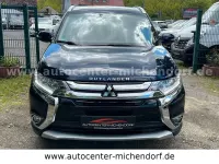 Begagnad Mitsubishi Outlander Plus 150 HK (110 kW) 2017 Blå SUV