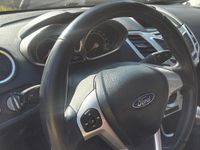 Gebraucht Ford Fiesta 68 PS (50 kW) 2012 Schwarz Kleinwagen