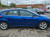 Gebraucht Ford Focus Ambiente 101 PS (74 kW) 2014 Blau Limousine