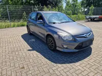 Gebraucht Hyundai i30 90 PS (66 kW) 2011 Grau Limousine