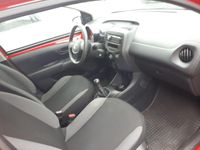 Gebraucht Toyota Aygo 72 PS (52 kW) 2018 Rot Kleinwagen
