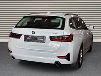 Gebraucht BMW 330e Advantage 292 PS (214 kW) 2022 Mineralweiss Kombi