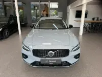 Gebraucht Volvo V60 Plus 360 PS (264 kW) 2025 Vapour grey / metallic (metallic) Kombi