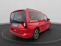 Neu VW Caddy Life 122 PS (89 kW) 2025 Rot Van / Kleinbus