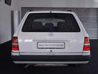 Gebraucht Mercedes E230 132 PS (97 kW) 1991 Artikweiß Kombi