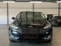 Gebraucht Ford Focus Titanium 125 PS (91 kW) 2015 Blau Limousine