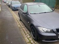 Gebraucht BMW 318 143 PS (105 kW) 2007 Grau Limousine