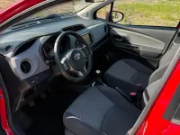Gebraucht Toyota Yaris 70 PS (51 kW) 2015 Rot Kleinwagen