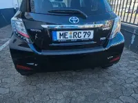 Gebraucht Toyota Yaris Hybrid Edition 75 PS (55 kW) 2014 Schwarz Limousine
