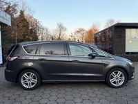 Gebraucht Ford S-MAX Titanium 241 PS (177 kW) 2017 Grau Van / Kleinbus