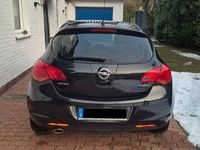 Gebraucht Opel Astra Selection 140 PS (102 kW) 2012 Schwarz Limousine