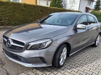Gebraucht Mercedes A180 148 PS (108 kW) 2017 Grau Kleinwagen
