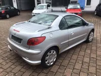 Gebraucht Peugeot 206 CC 109 PS (80 kW) 2006 Silber Cabrio