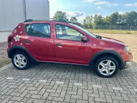 Gebraucht Dacia Sandero 90 PS (66 kW) 2015 Rot Limousine