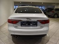 Gebraucht Jaguar XF 179 PS (131 kW) 2016 Weiß metallic Limousine