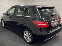 Gebraucht Mercedes B180 122 PS (89 kW) 2016 Schwarz Kleinwagen