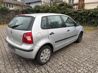 Usado VW Polo 64 HP (47 kW) 2003 Cinzento Citadino