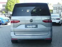 Gebraucht VW Multivan Style 150 PS (110 kW) 2024 Silber Van / Kleinbus