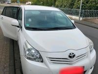 Gebraucht Toyota Verso 126 PS (92 kW) 2012 Weiß Van / Kleinbus