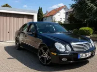 Gebraucht Mercedes E230 Elegance 204 PS (150 kW) 2008 Schwarz Limousine