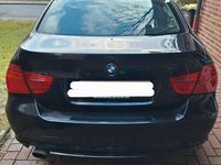 Gebraucht BMW 320 170 PS (125 kW) 2009 Schwarz Limousine