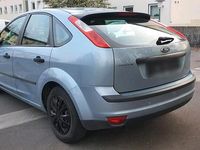 Second-hand Ford Focus 101 CP (74 kW) 2005 Albastru Break