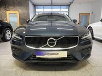 Gebraucht Volvo V60 Momentum 150 PS (110 kW) 2019 Blau Kombi