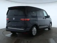 Gebraucht VW Multivan Style 150 PS (110 kW) 2023 Schwarz Van / Kleinbus